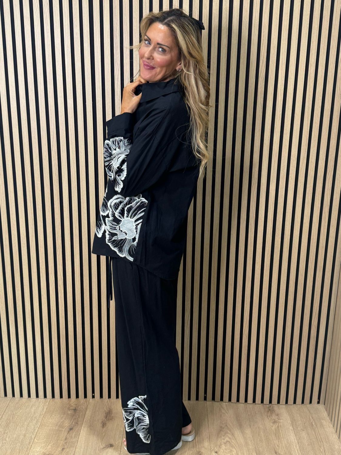 Floral Embroidered Trouser Suit Set - Black