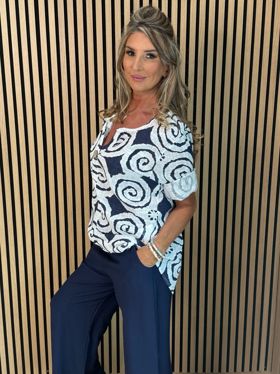 Spiral Print Button Detail Top - White/Blue