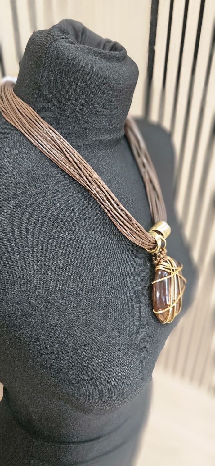 Statement Wire Pendant Necklace