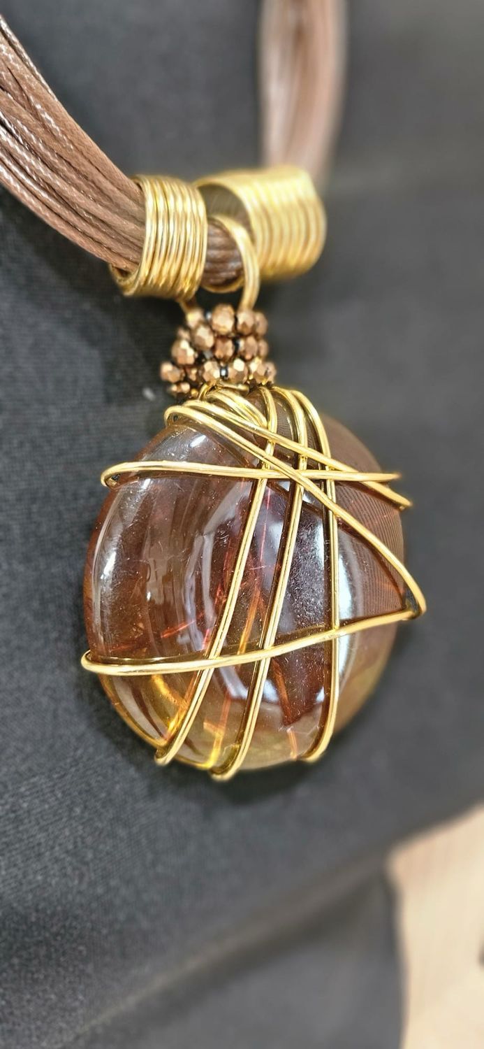 Statement Wire Pendant Necklace