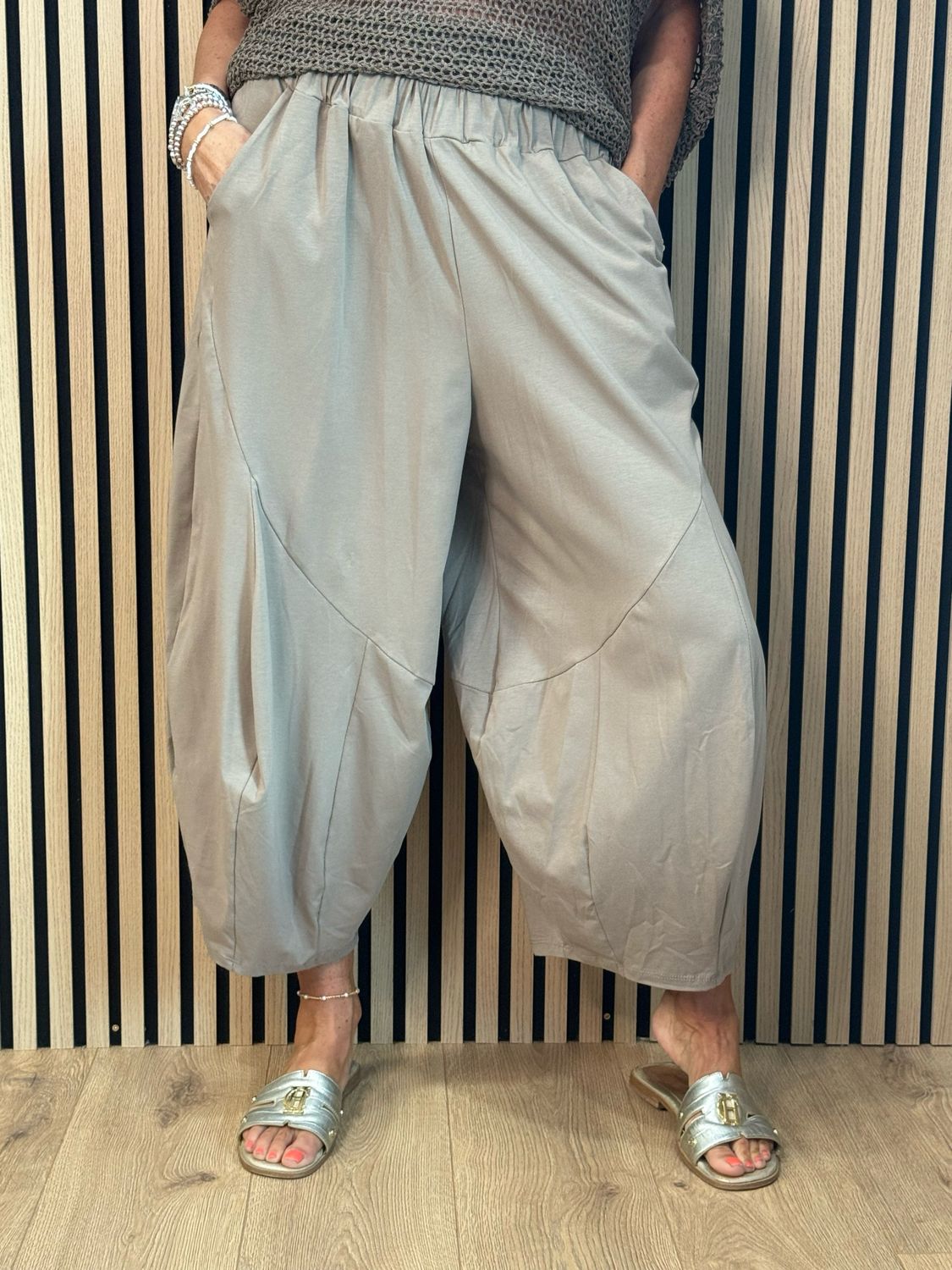 Cotton Stretch Barrel Pants - Taupe