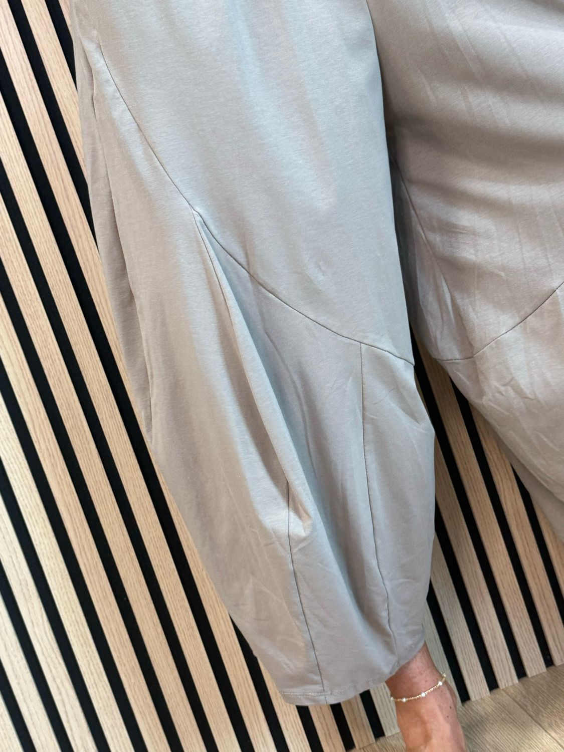 Cotton Stretch Barrel Pants - Taupe