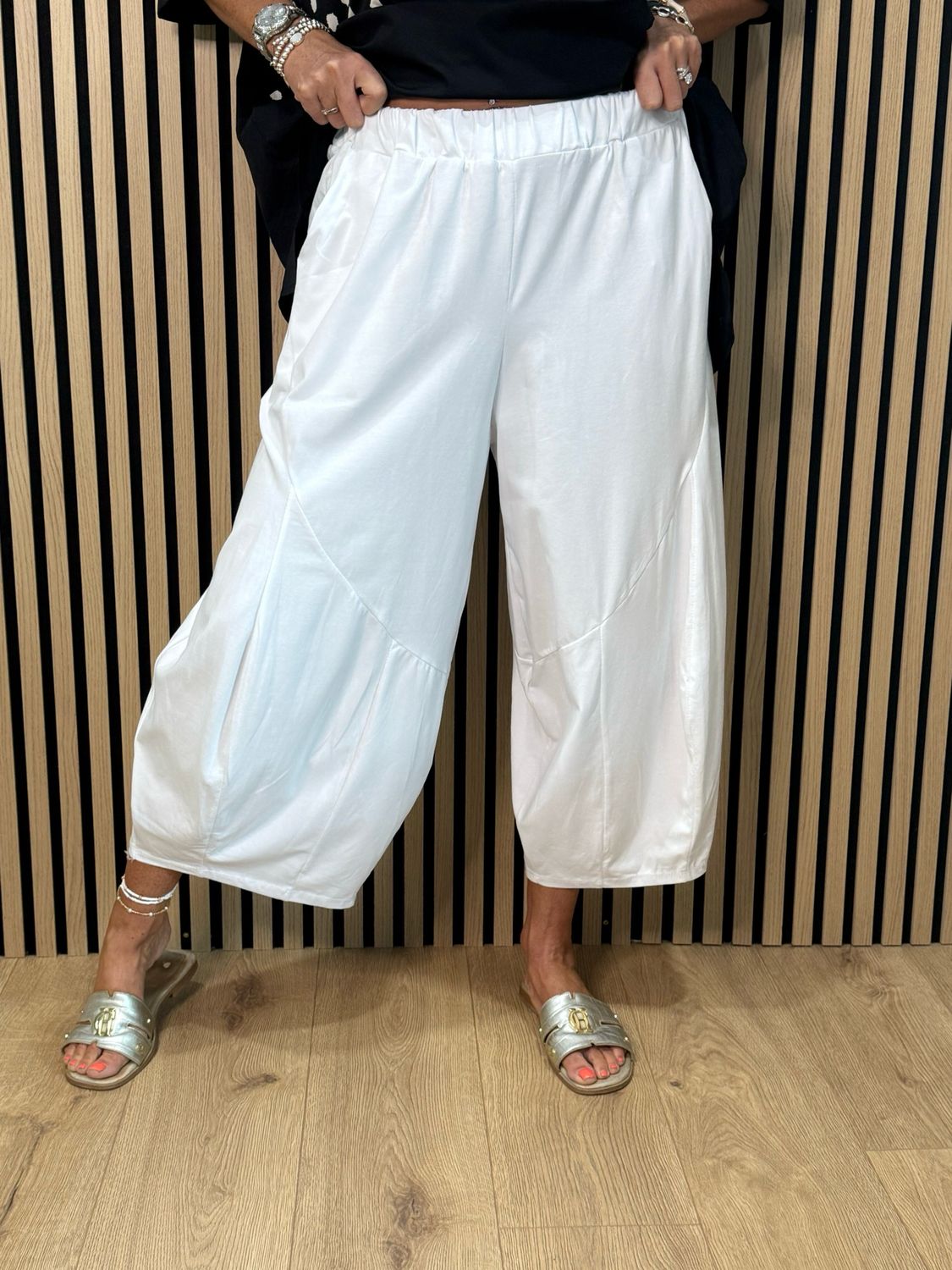 Cotton Stretch Barrel Pants - White