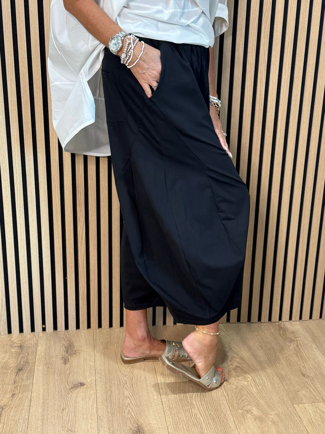Cotton Stretch Barrel Pants - Black