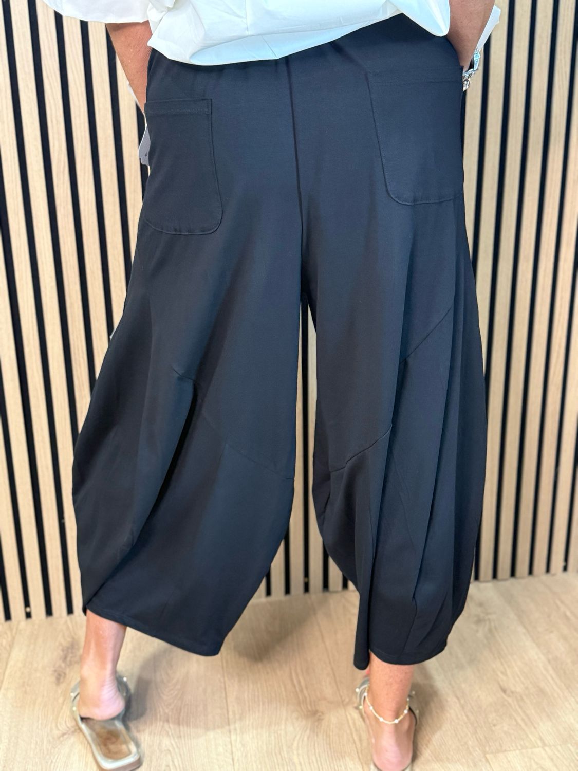 Cotton Stretch Barrel Pants - Black