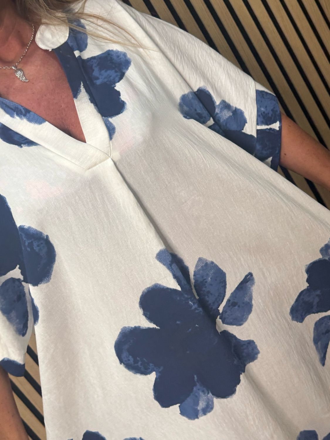 Floral Oversized V-Neck Midi Dress - White/Navy