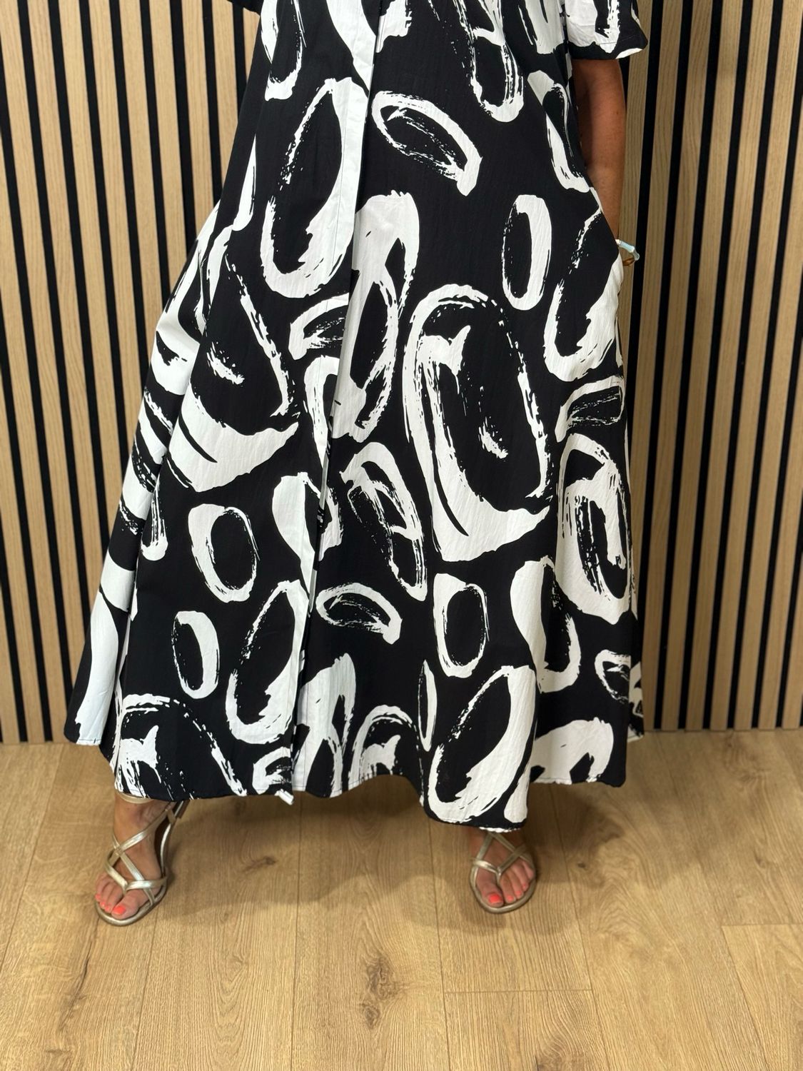 Abstract Print Cotton Shirt Maxi Dress - Black/White