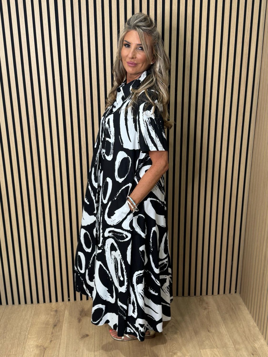 Abstract Print Cotton Shirt Maxi Dress - Black/White