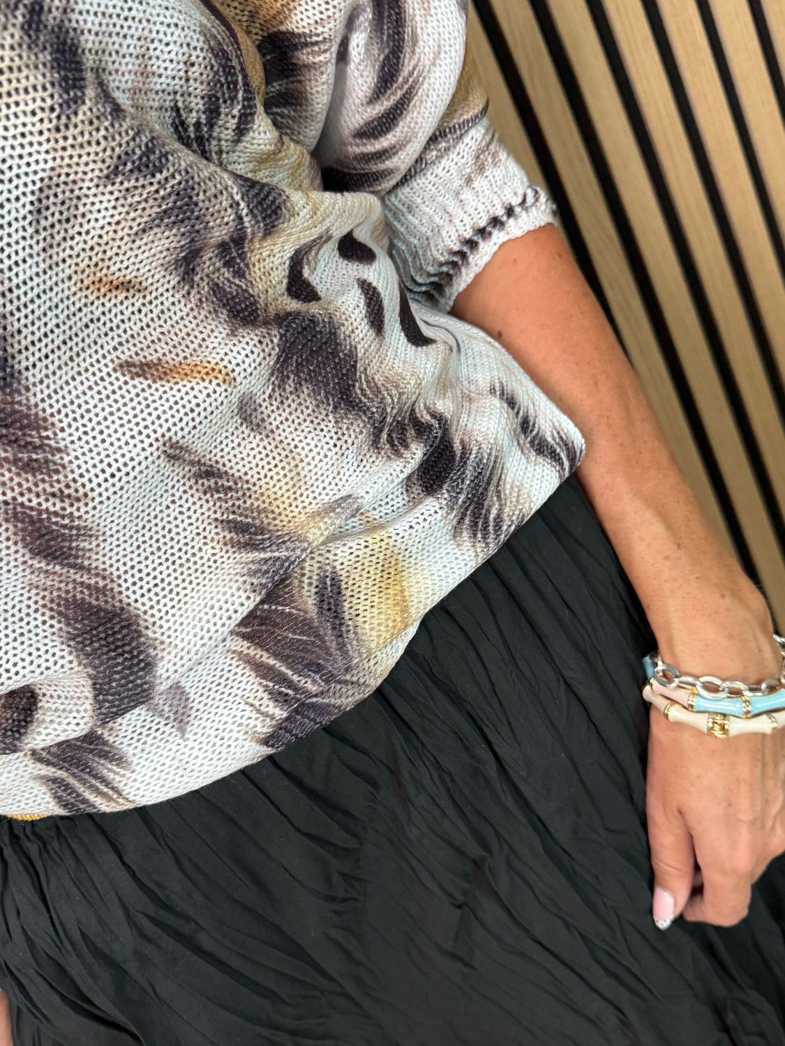 Abstract Print Lightweight Knit Jumper - White/Black/Gold