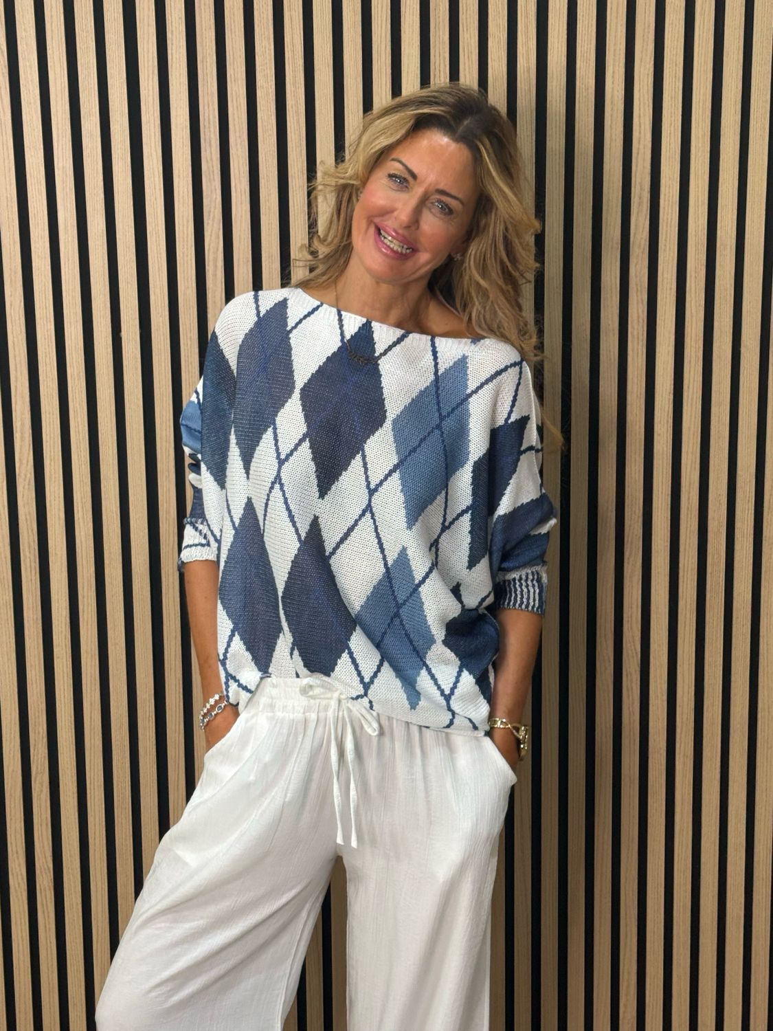 Diamond Print Lightweight Knit Jumper - White/Blue