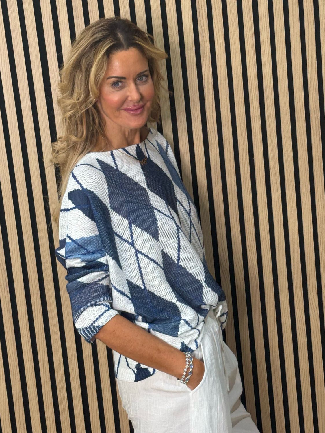 Diamond Print Lightweight Knit Jumper - White/Blue