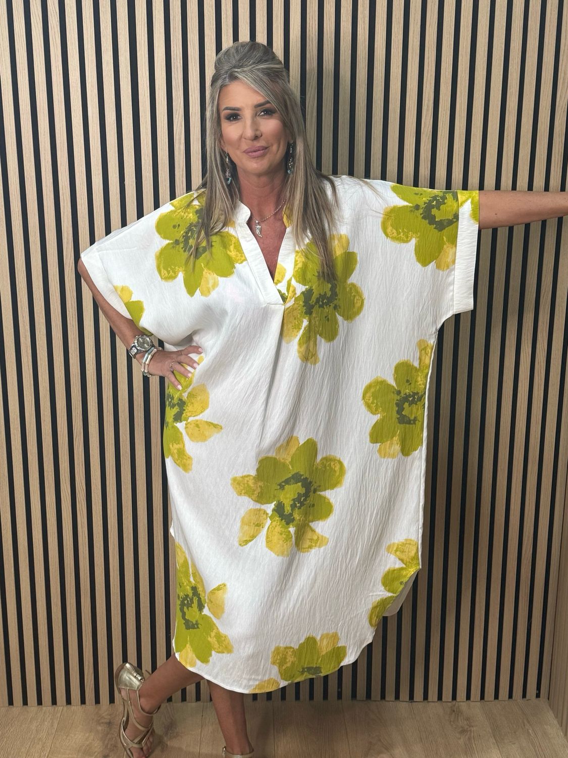 Floral Oversized V-Neck Midi Dress - White/Mustard