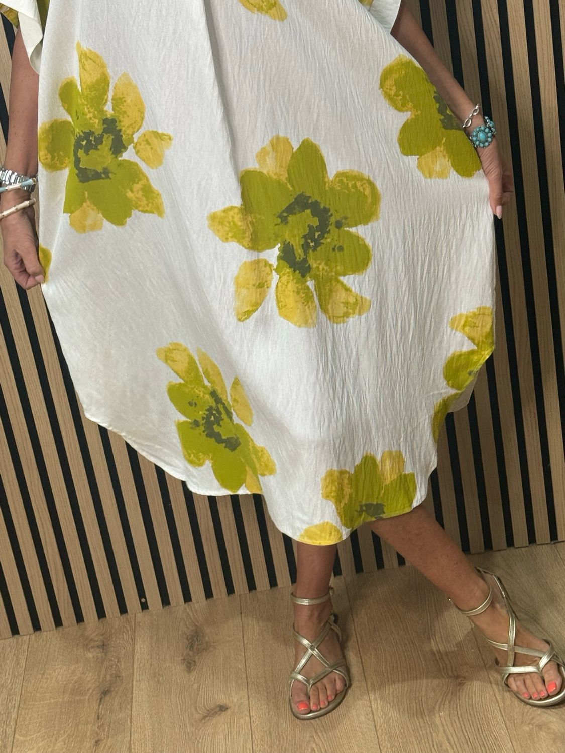 Floral Oversized V-Neck Midi Dress - White/Mustard