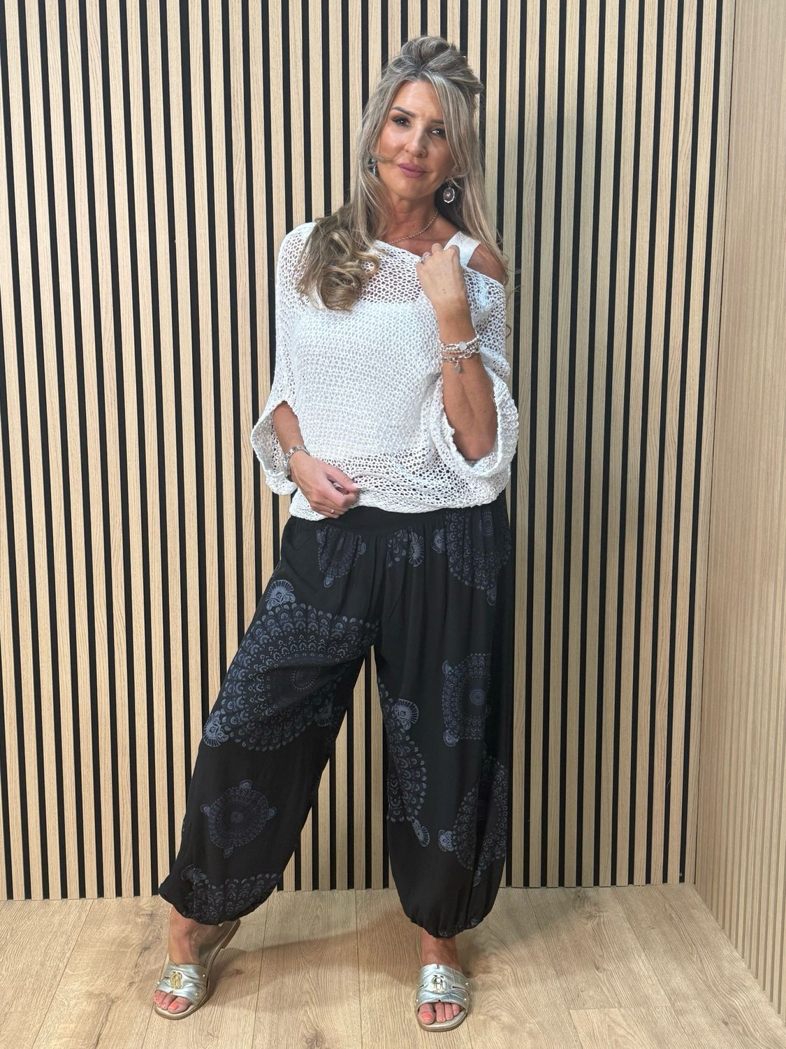 Relaxed Printed Harem Pants - Black