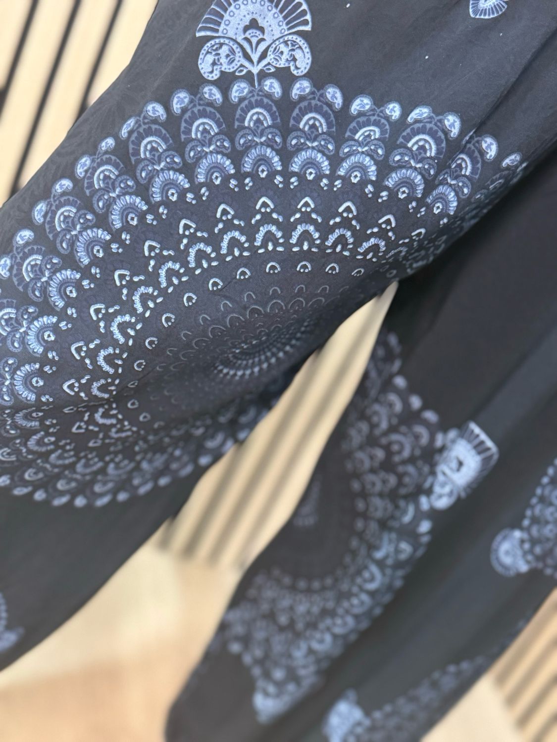 Relaxed Printed Harem Pants - Black