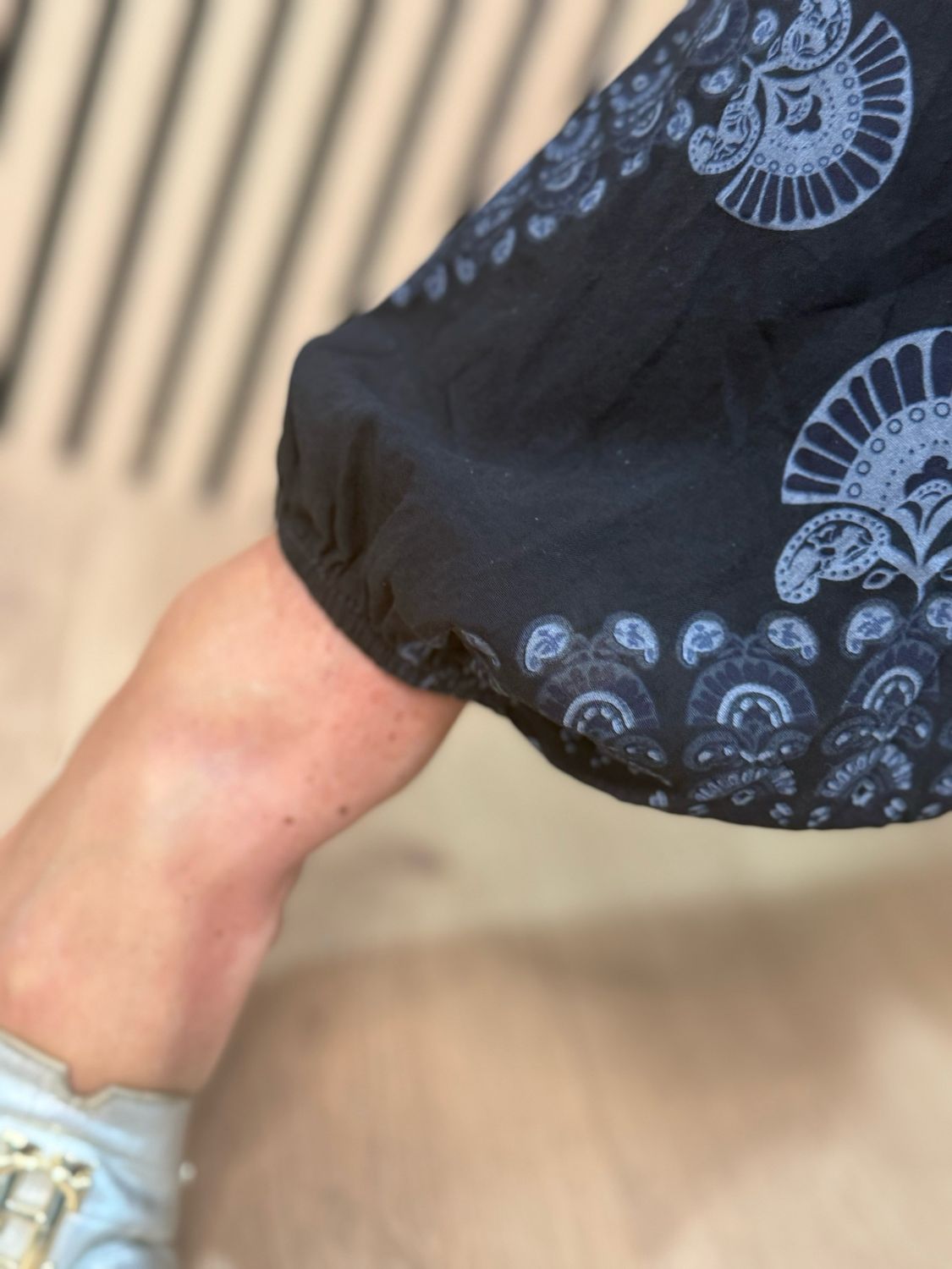 Relaxed Printed Harem Pants - Black