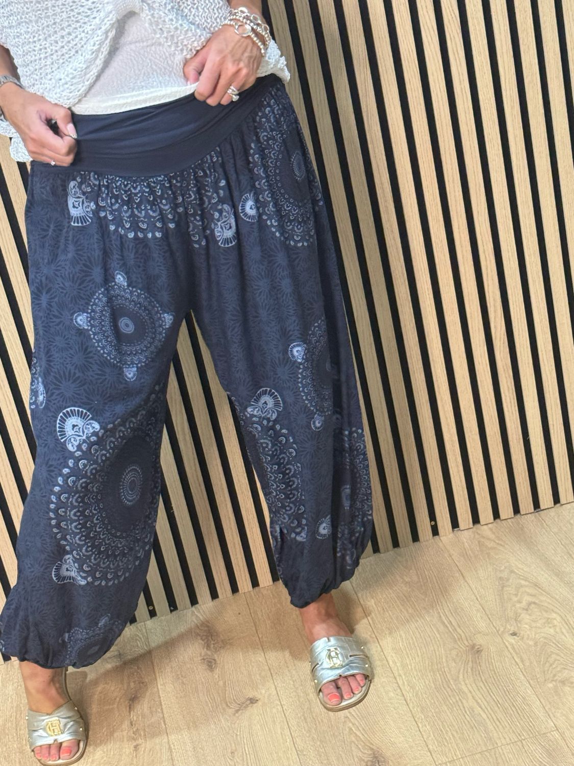 Relaxed Printed Harem Pants - Navy
