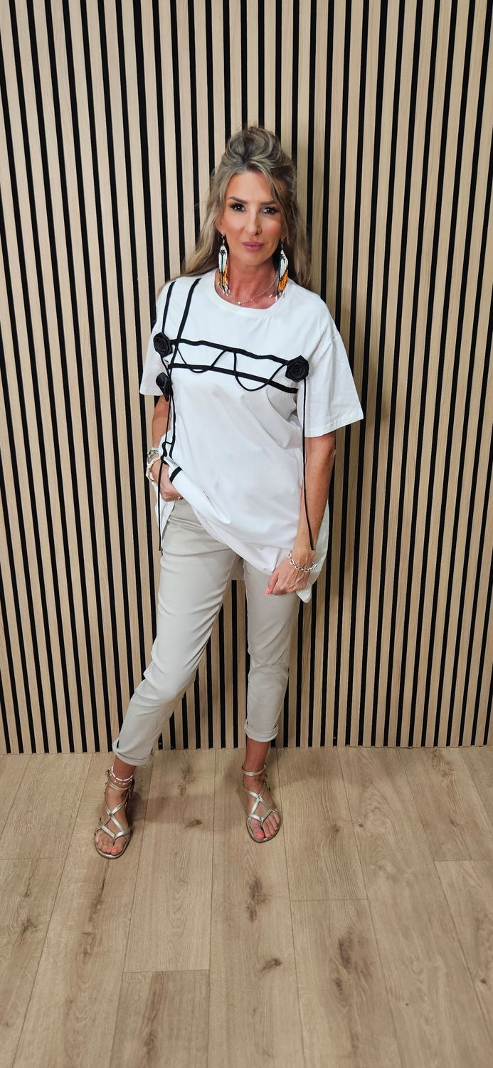 Contrast Ribbon Rose T-Shirt - white