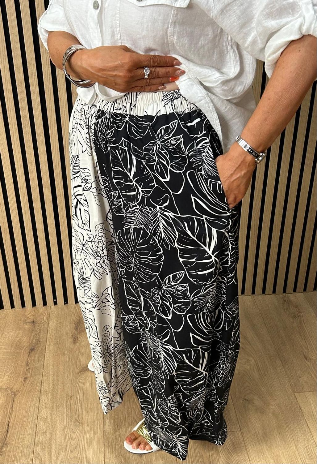 Monochrome Tropical Print Wide Leg Trousers - Black 