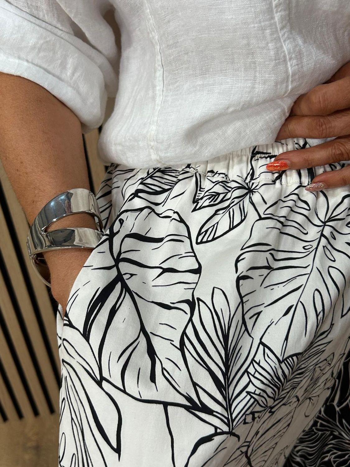 Monochrome Tropical Print Wide Leg Trousers - Black 