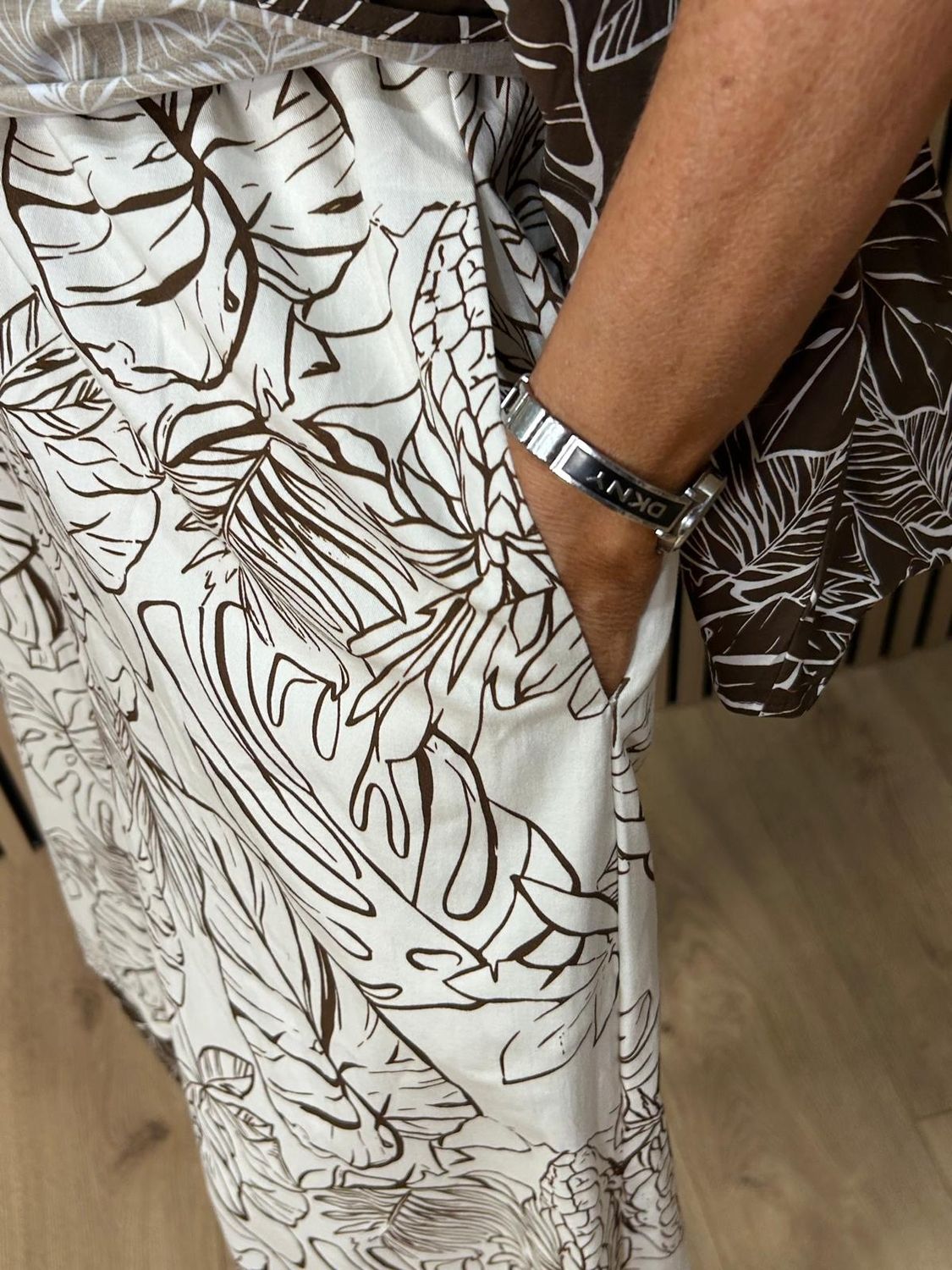 Tropical Leaf Print Wide Leg Trousers – Brown