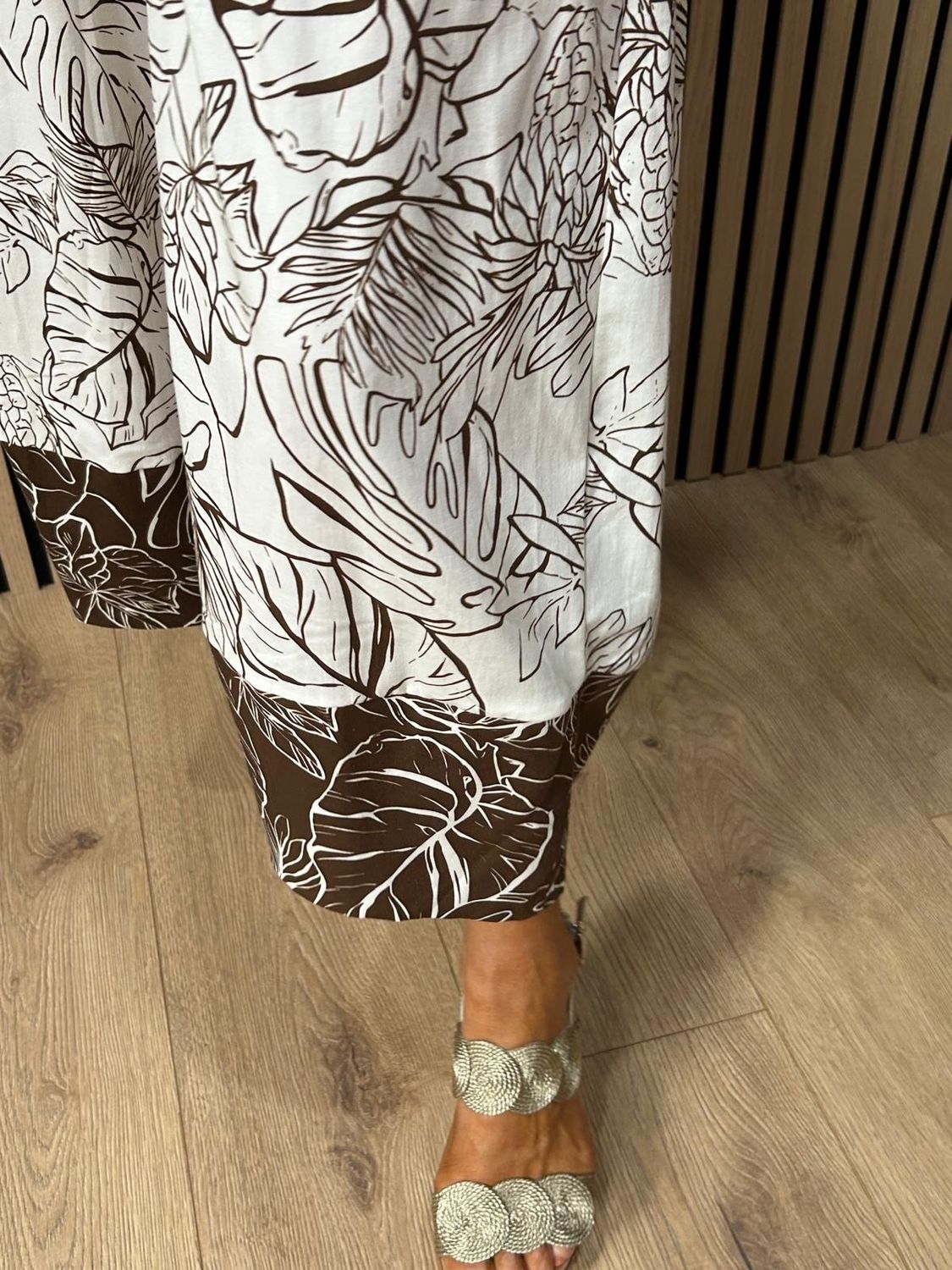 Tropical Leaf Print Wide Leg Trousers – Brown