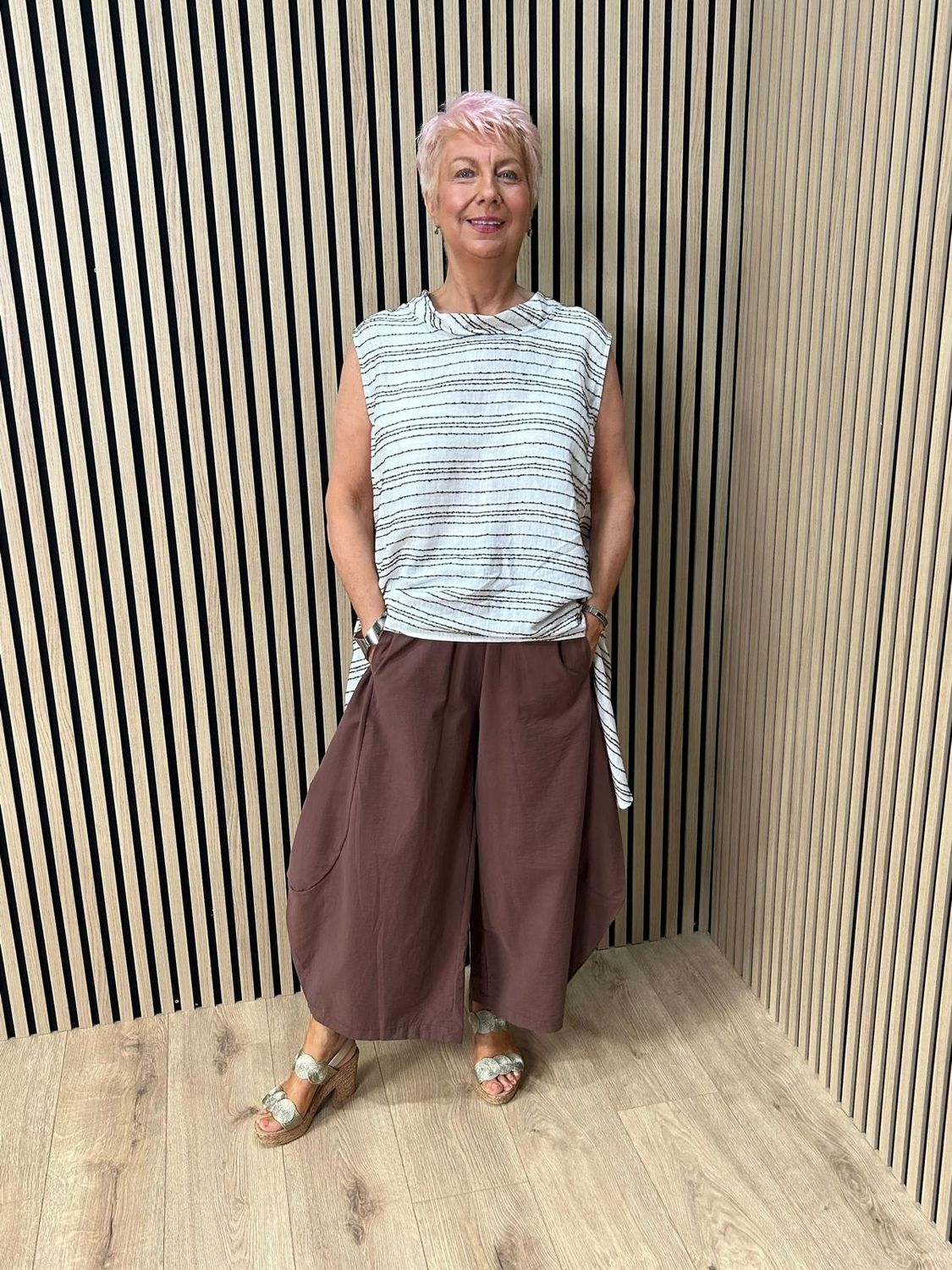 Cotton Blend Balloon Leg Trousers – Brown