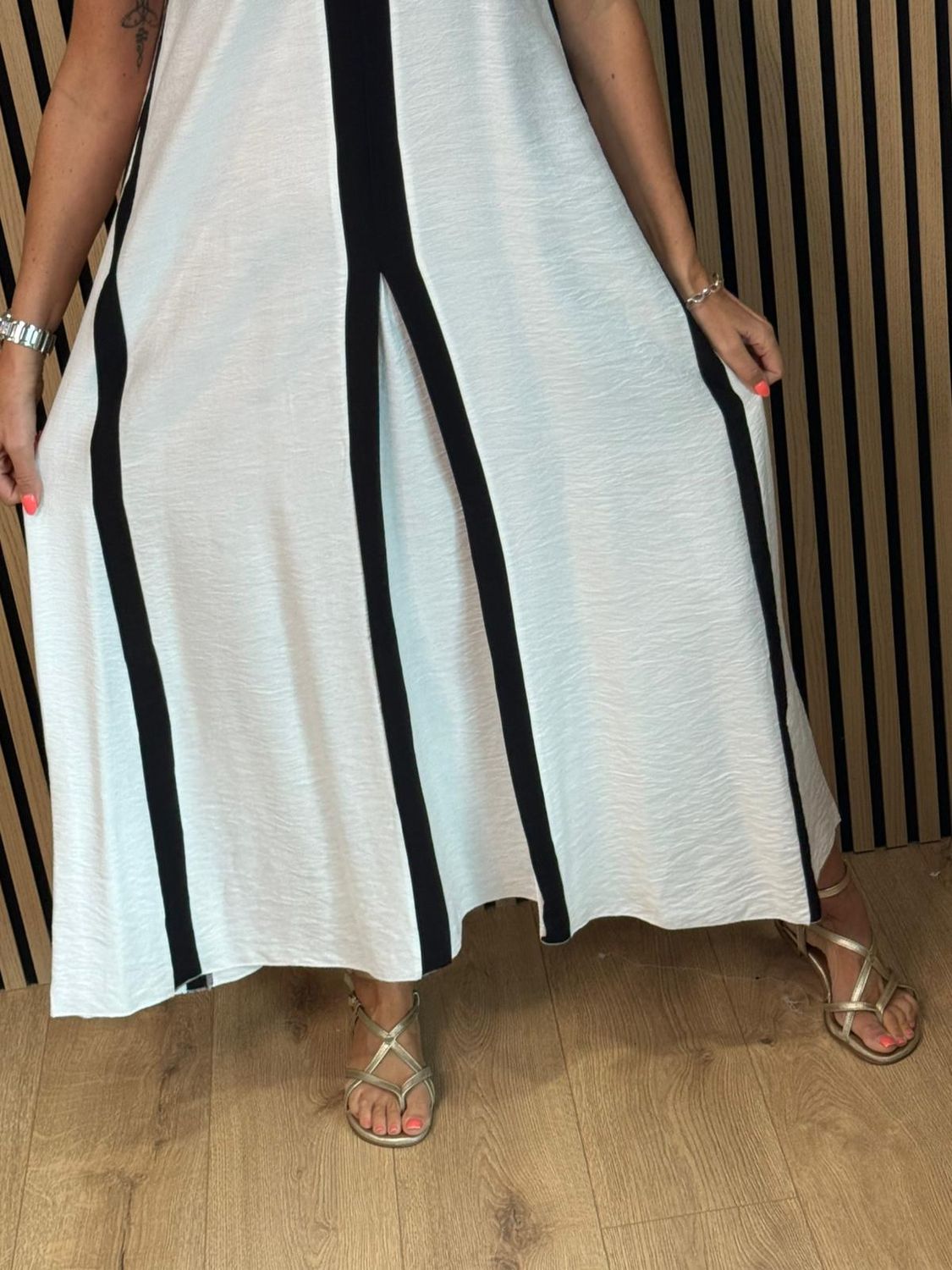 Contrast Border Maxi Dress – White + Black