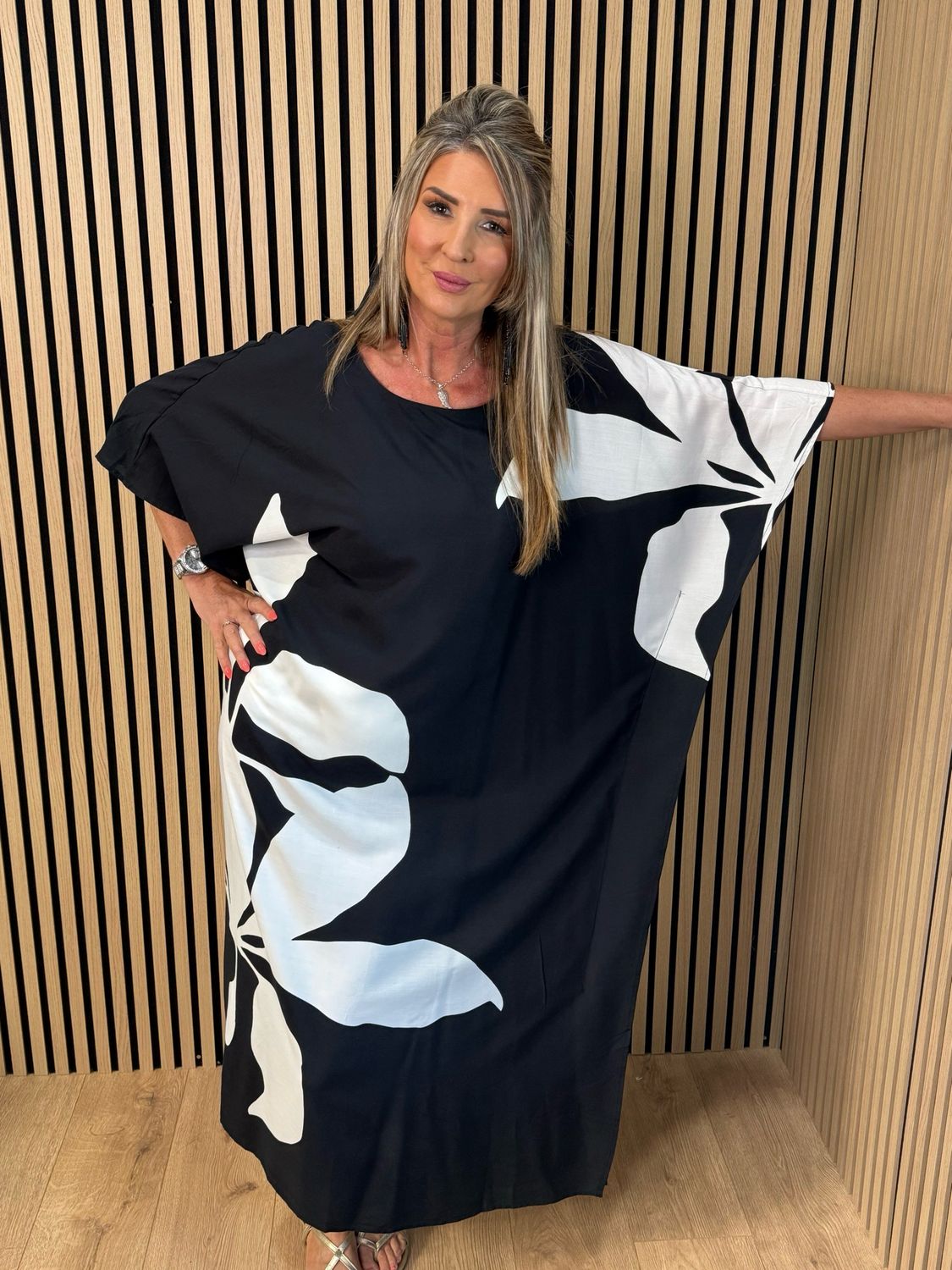 FLY OUT Oversized Floral Maxi Dress - Black/White