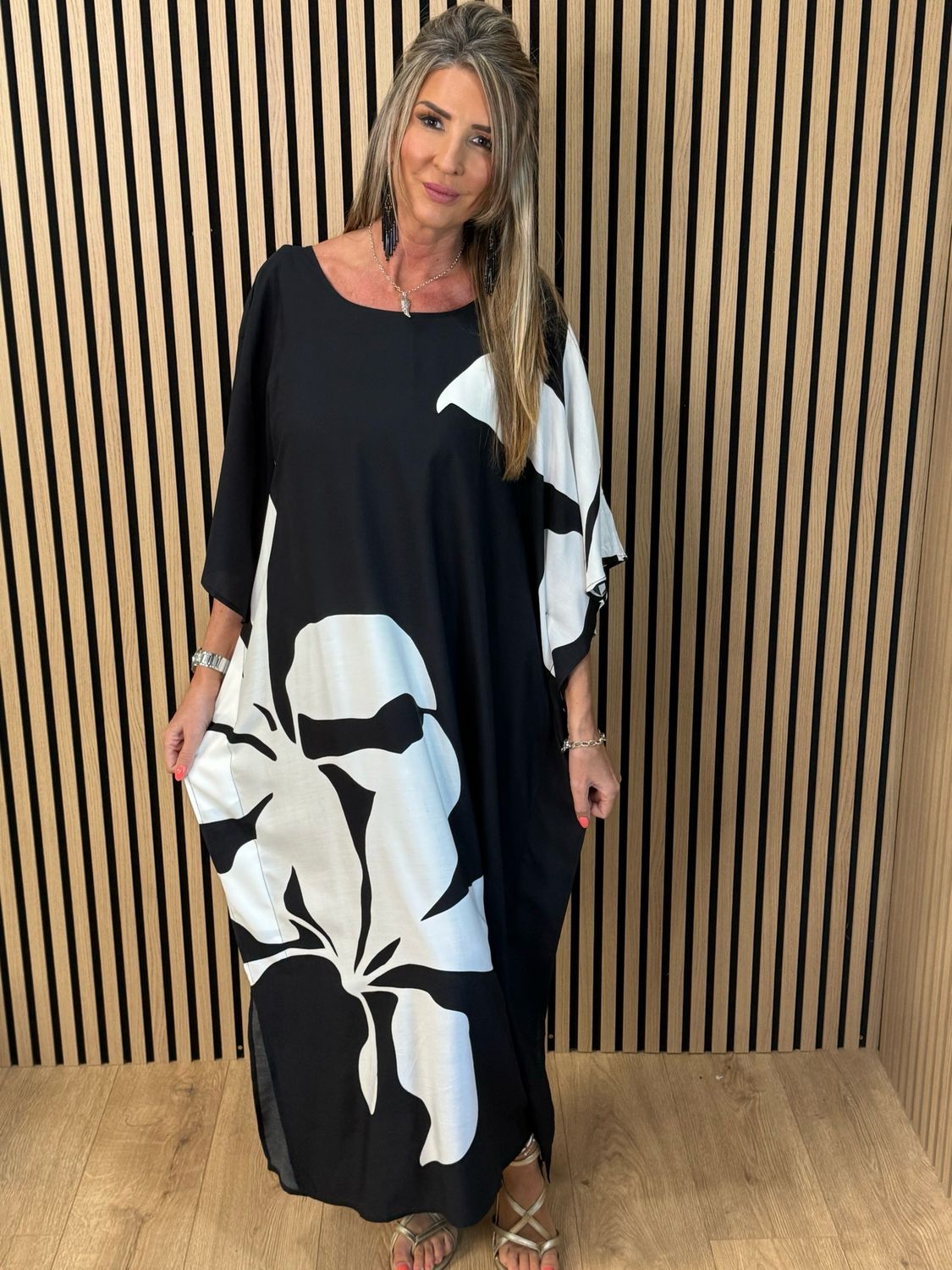 FLY OUT Oversized Floral Maxi Dress - Black/White