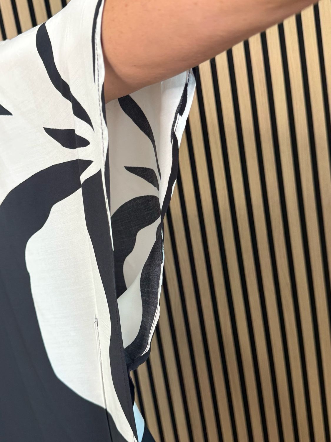 FLY OUT Oversized Floral Maxi Dress - Black/White