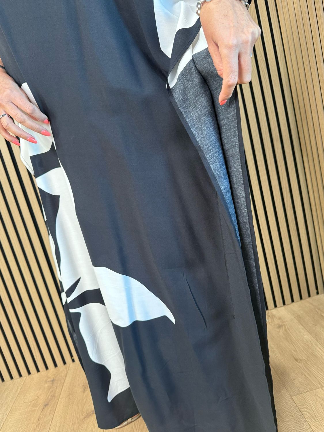 FLY OUT Oversized Floral Maxi Dress - Black/White
