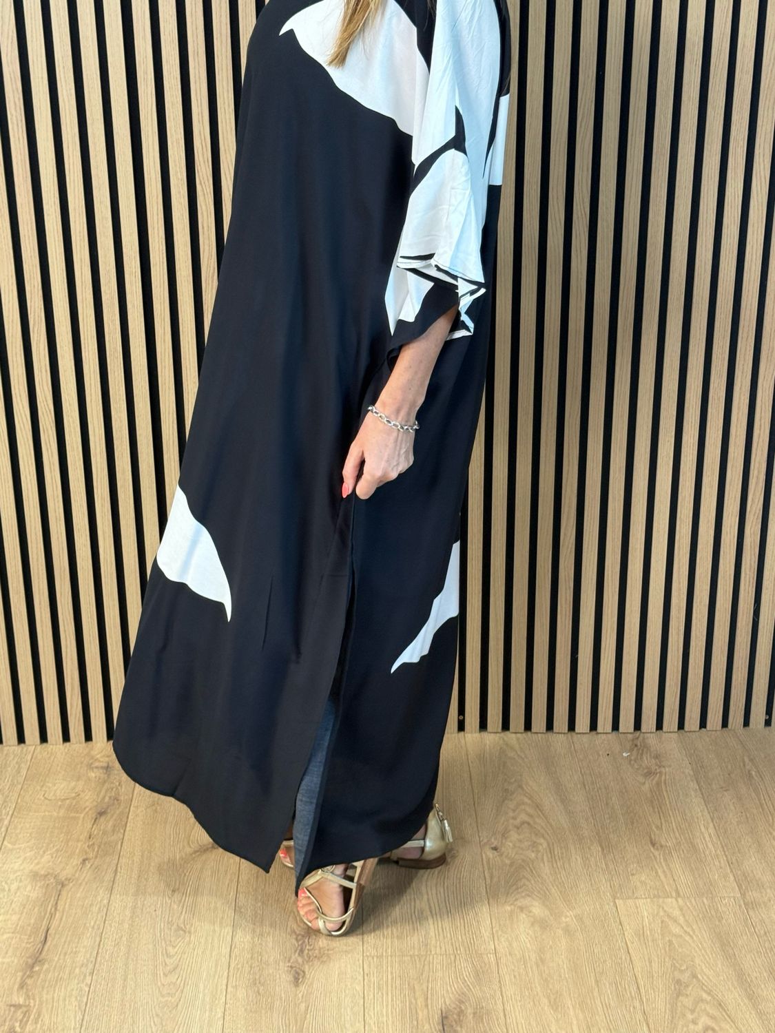 FLY OUT Oversized Floral Maxi Dress - Black/White