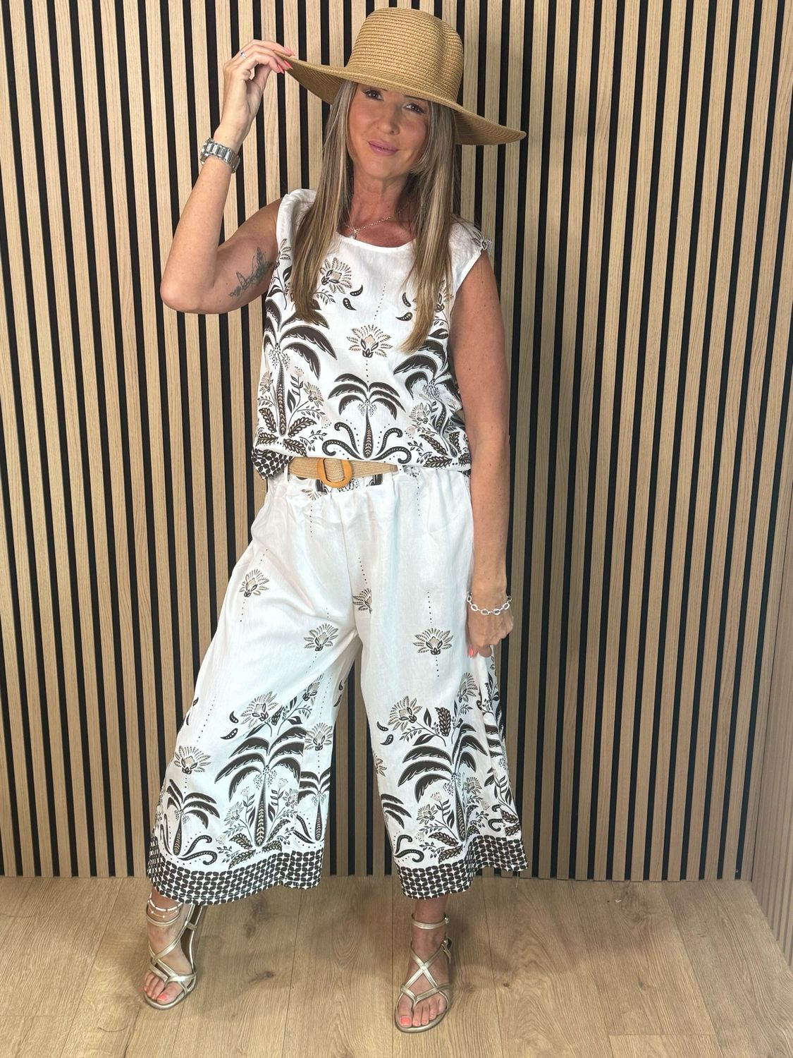 Top &amp; Cropped Trouser Co-Ord Set - White/Brown
