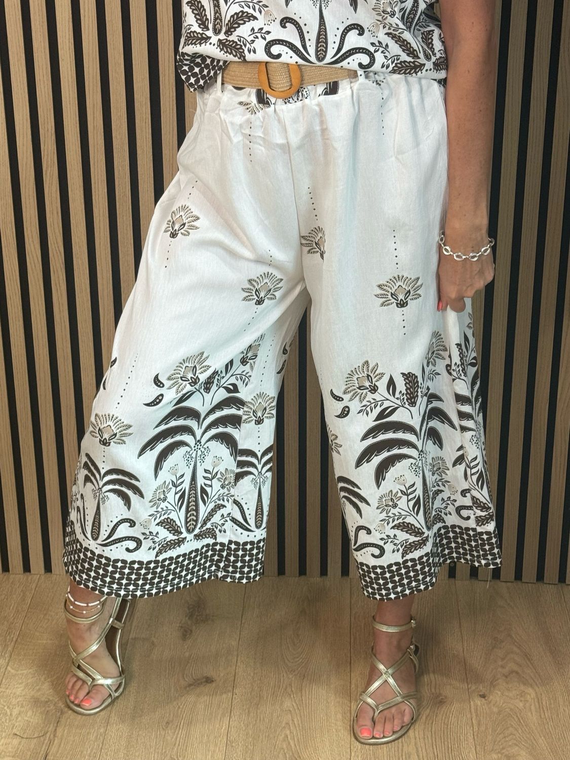 Top &amp; Cropped Trouser Co-Ord Set - White/Brown