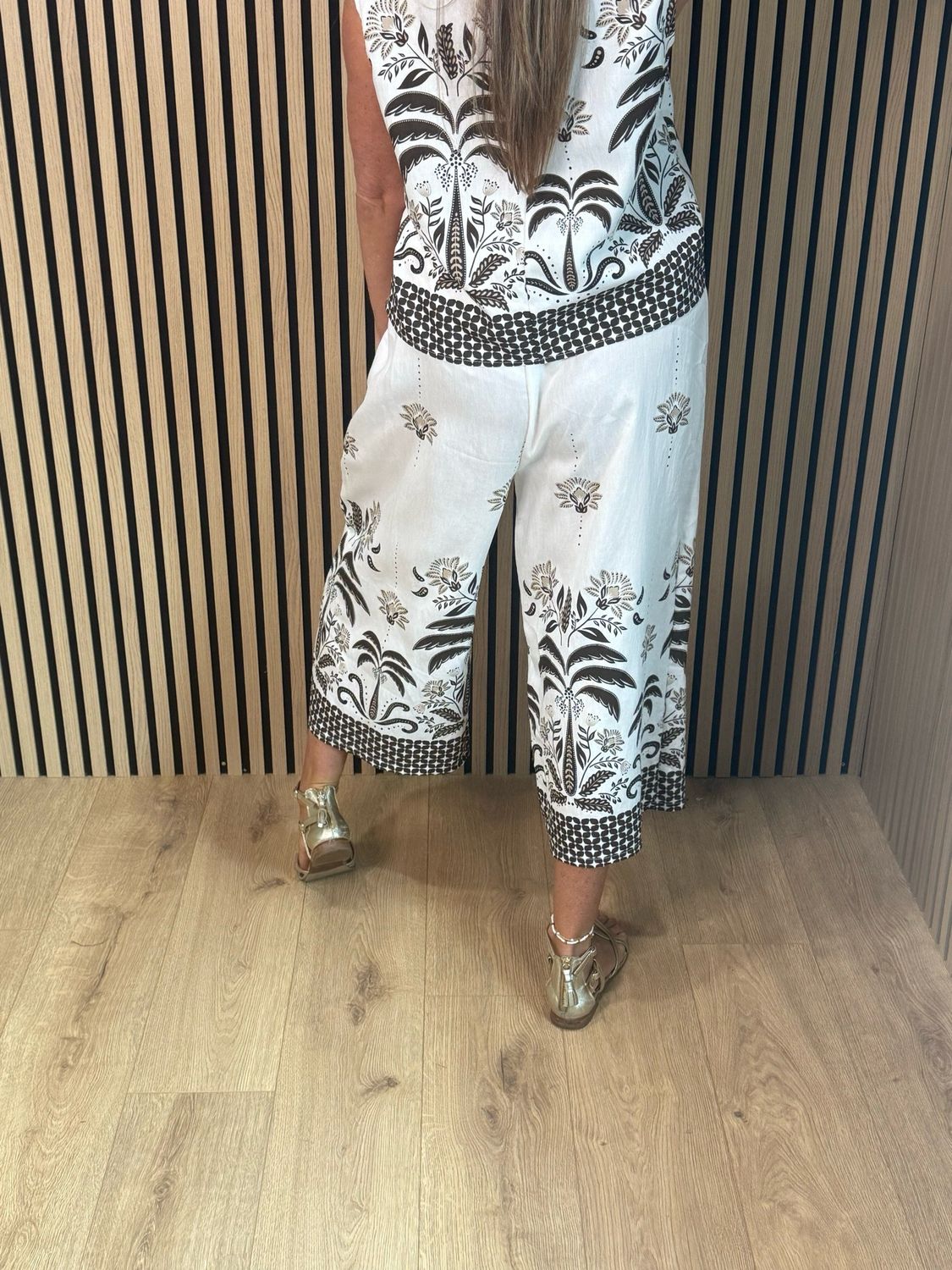 Top &amp; Cropped Trouser Co-Ord Set - White/Brown