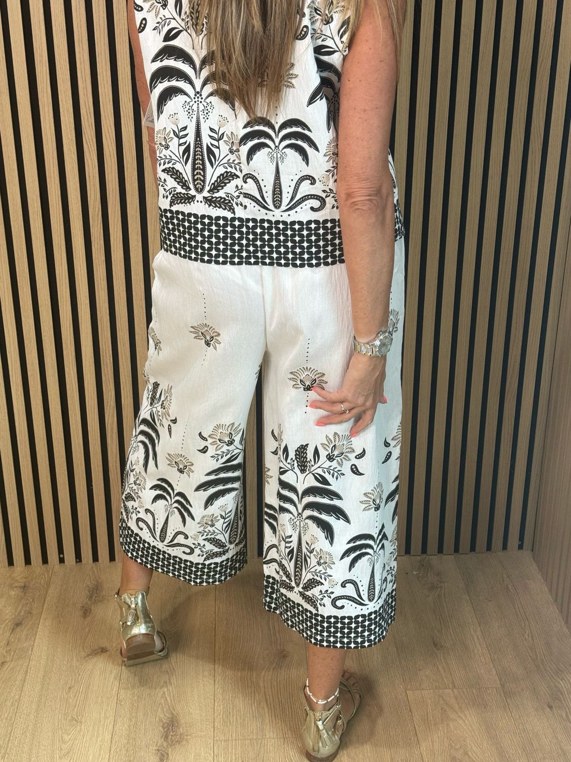 Top &amp; Cropped Trouser Co-Ord Set - White/Black