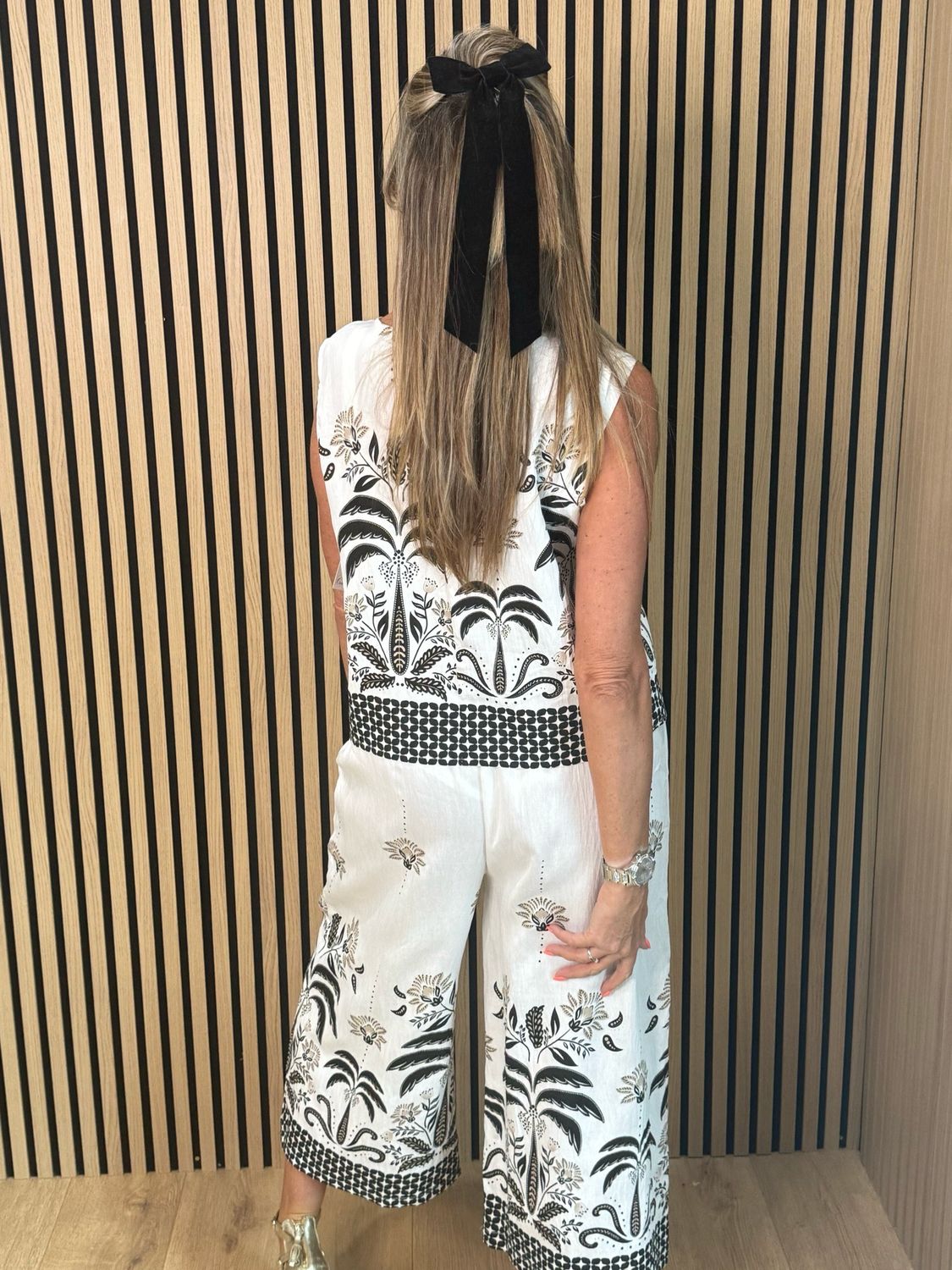 Top &amp; Cropped Trouser Co-Ord Set - White/Black