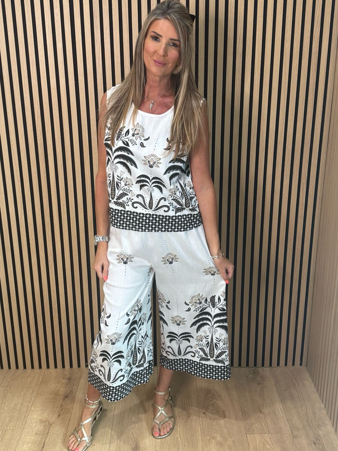 Top &amp; Cropped Trouser Co-Ord Set - White/Black