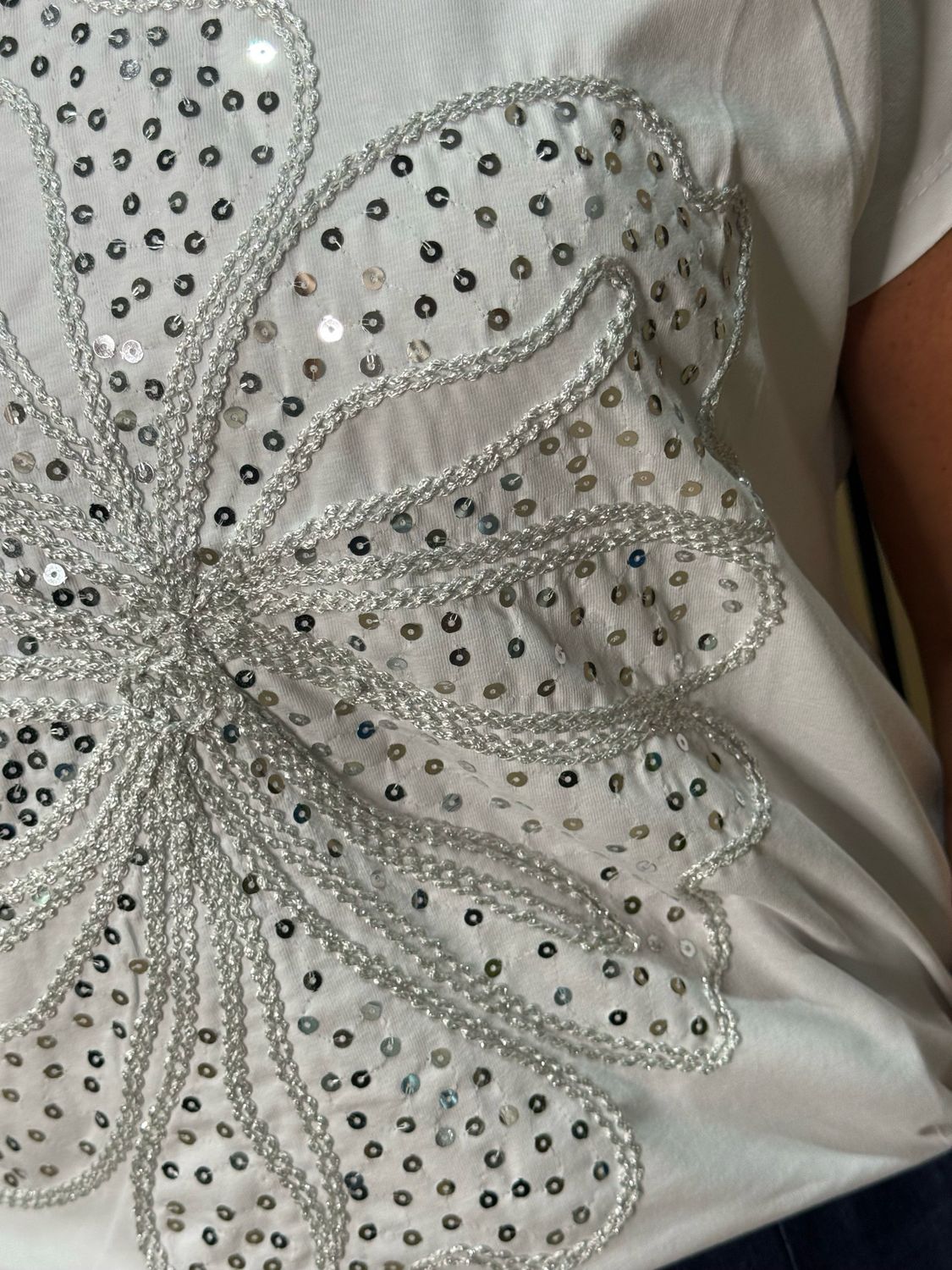 Sequin Flower Detail T-Shirt - White