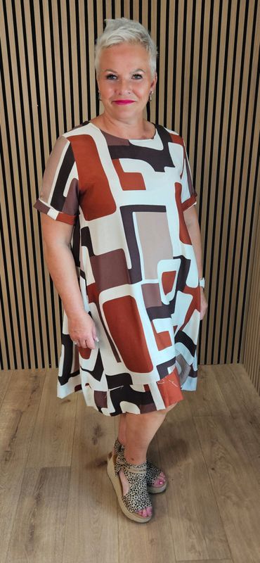 Abstract Print Pocket Dress – Rust/Brown