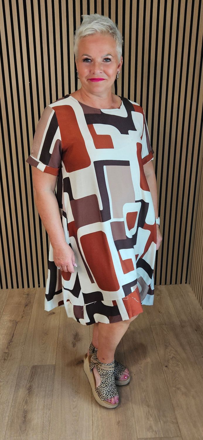 Abstract Print Pocket Dress – Rust/Brown