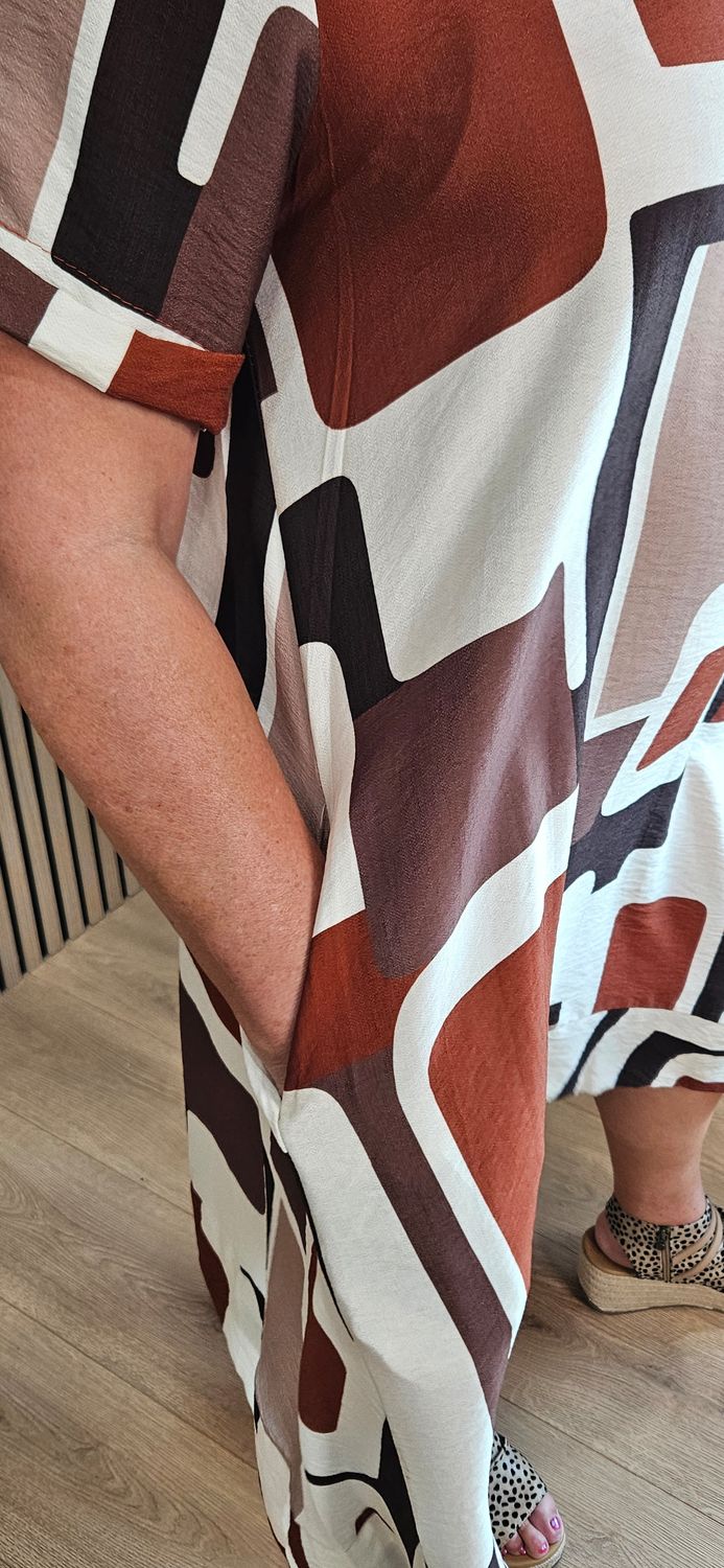 Abstract Print Pocket Dress – Rust/Brown