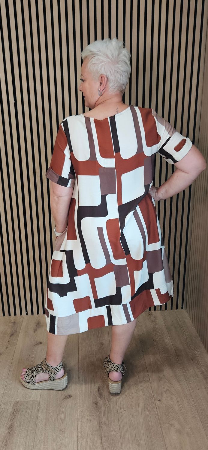 Abstract Print Pocket Dress – Rust/Brown