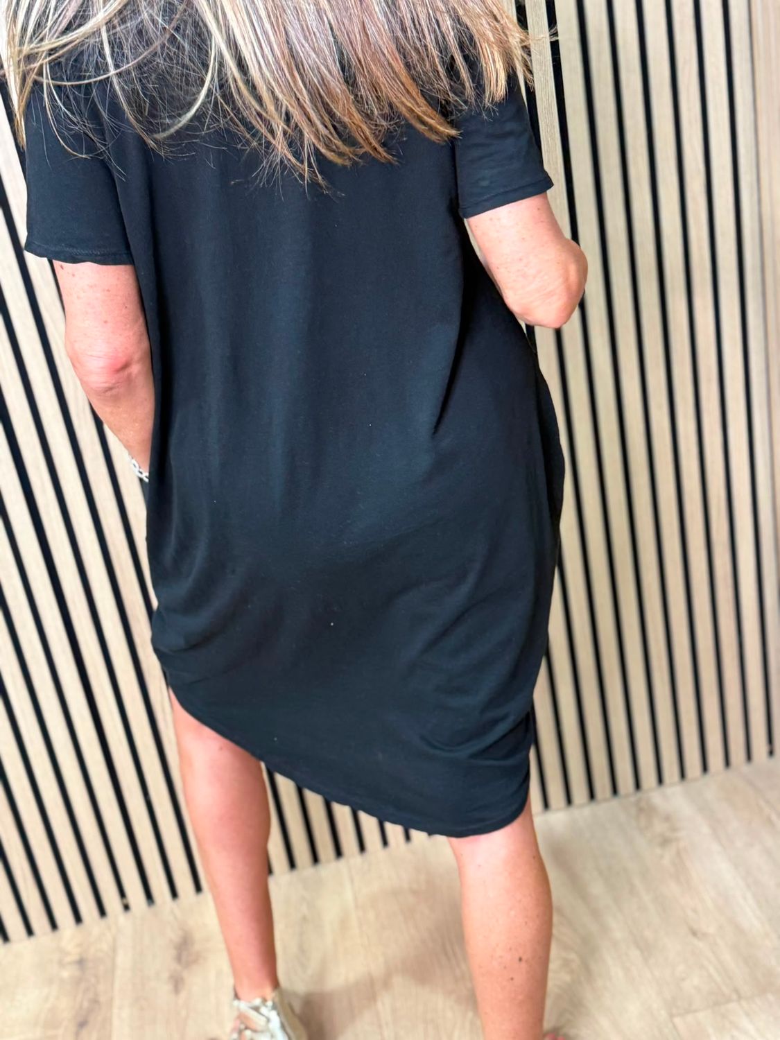 Cotton Blend Cocoon Pocket Dress with neclace - Black