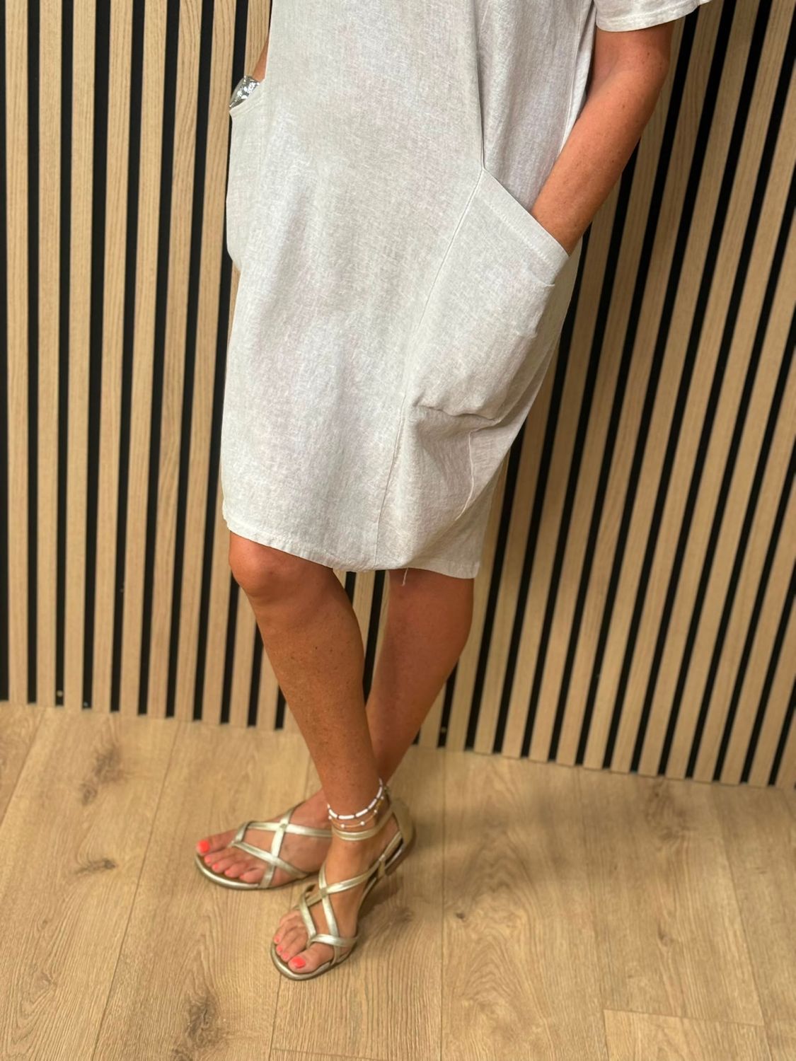 Cotton Blend Cocoon Pocket Dress With Necklace –  Stone