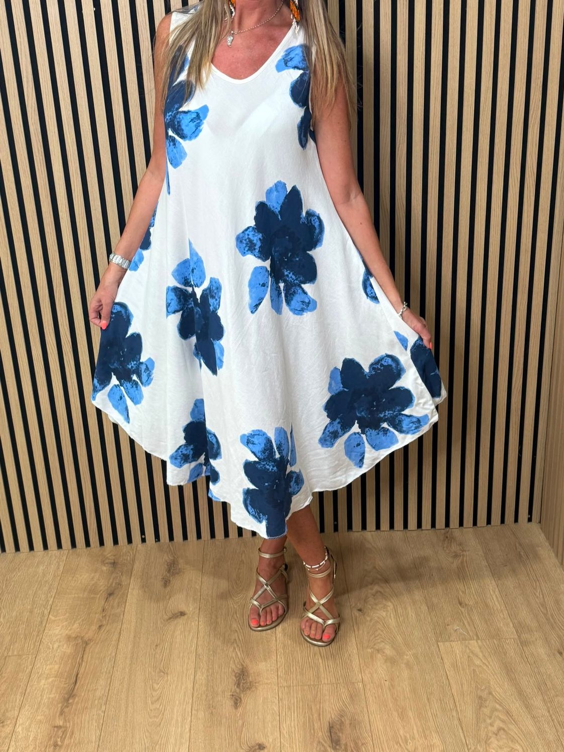 Oversized Floral Print Swing Dress - Blue