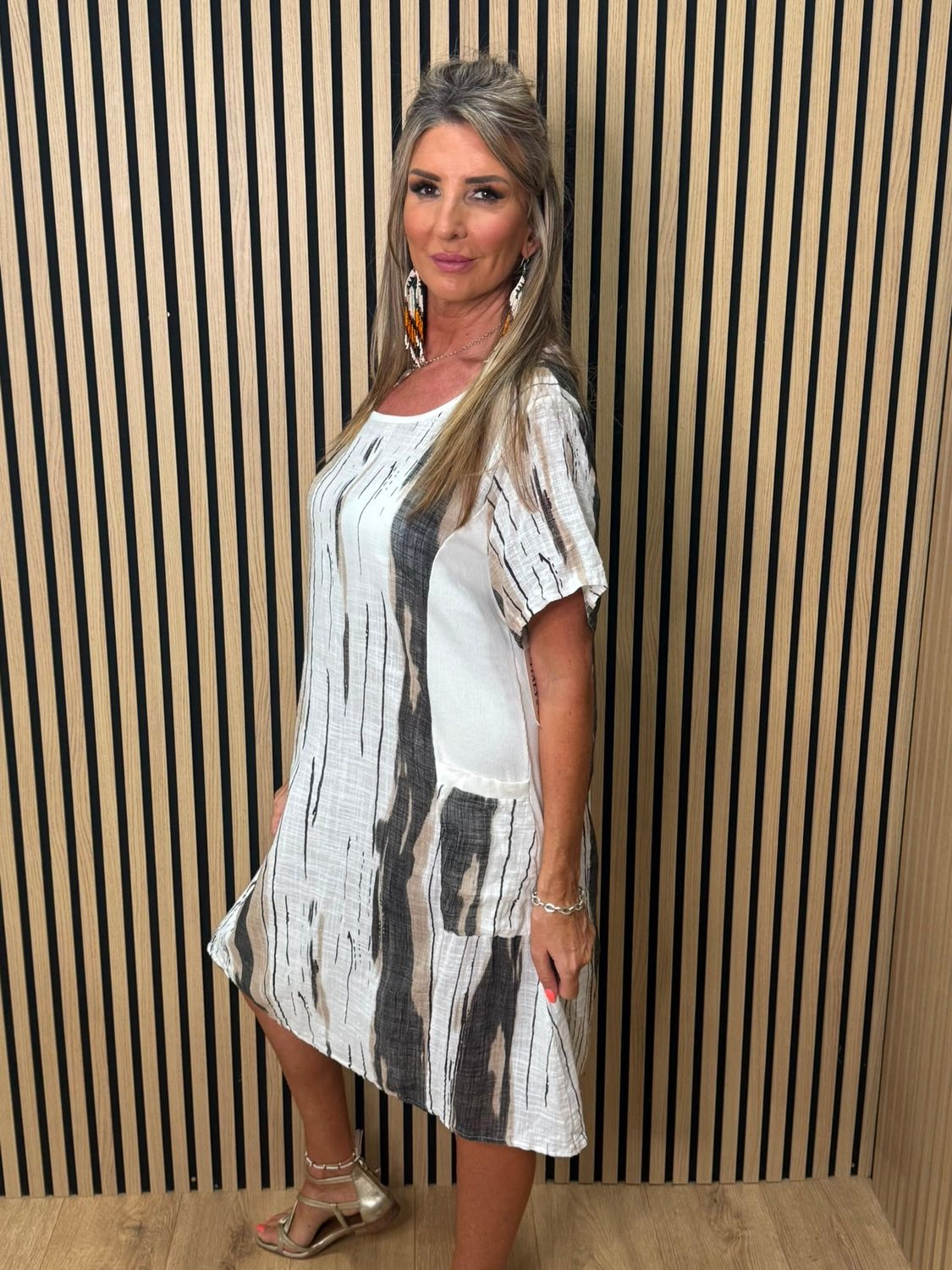 Abstract Stripe Pocket Dress – Black