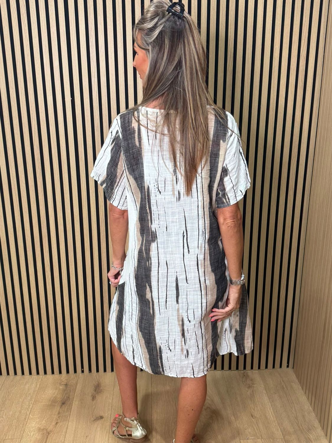 Abstract Stripe Pocket Dress – Black