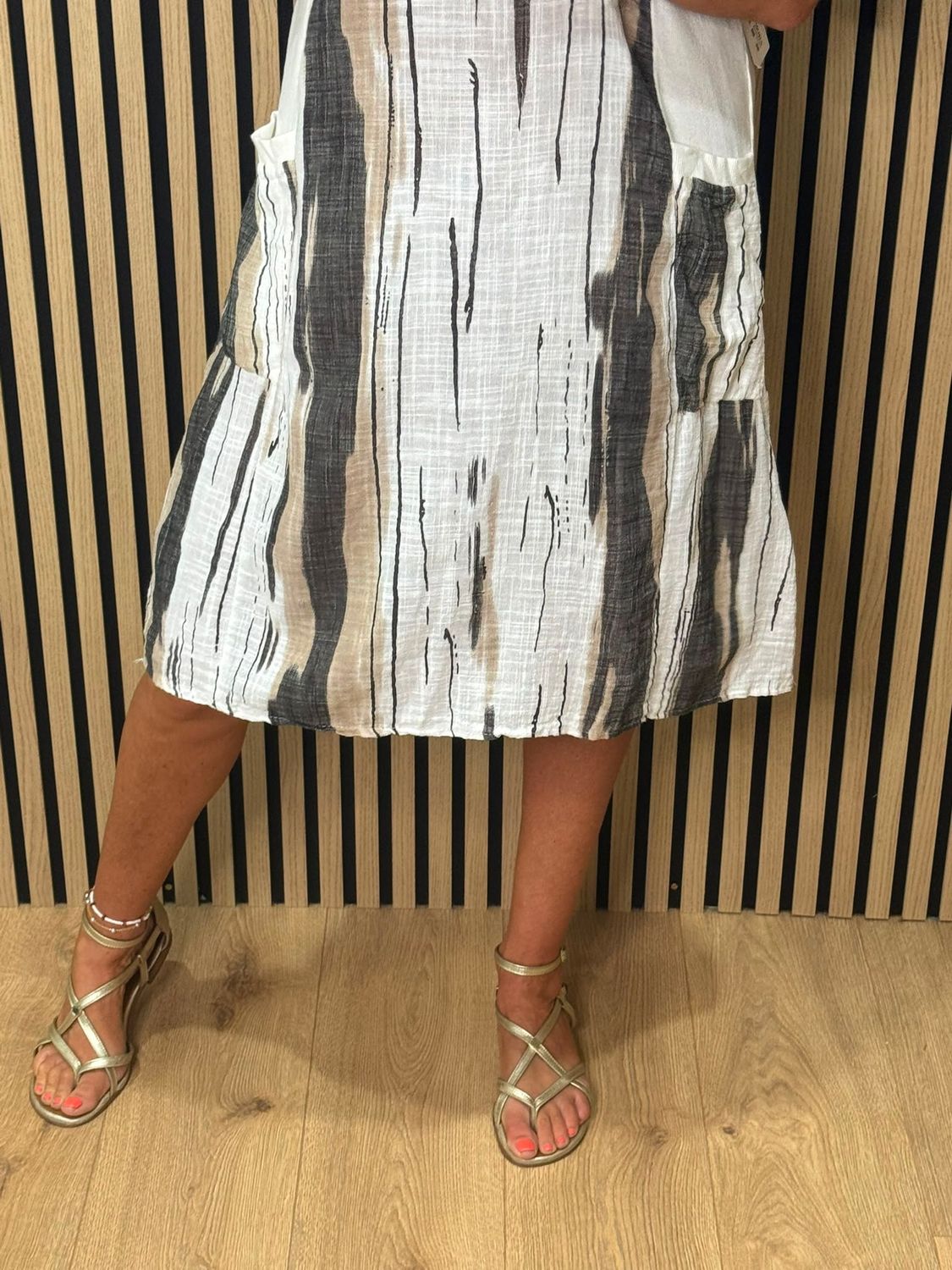 Abstract Stripe Pocket Dress – Black